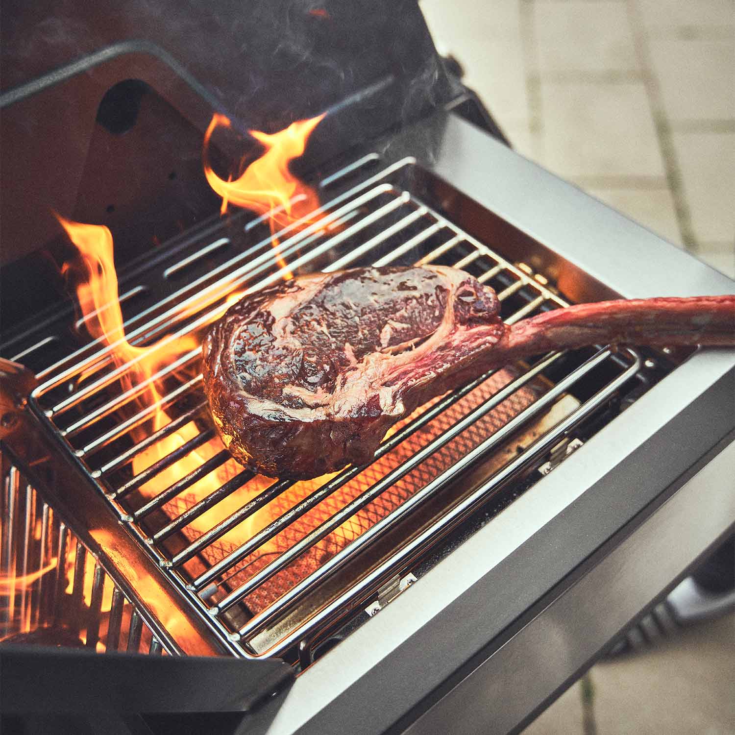 BURNHARD EARL Premium-Gasgrill 3-Brenner in der Farbe Edelstahl mit Gusseisenrost von BURNHARD