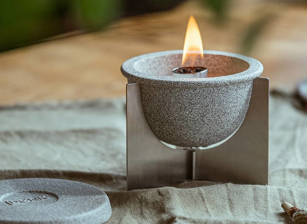 DENK Keramik Schmelzfeuer Indoor M Granicium mit Fuß aus Edelstahl | Deckel M (SMG + SMG-DE) von DENK Keramik