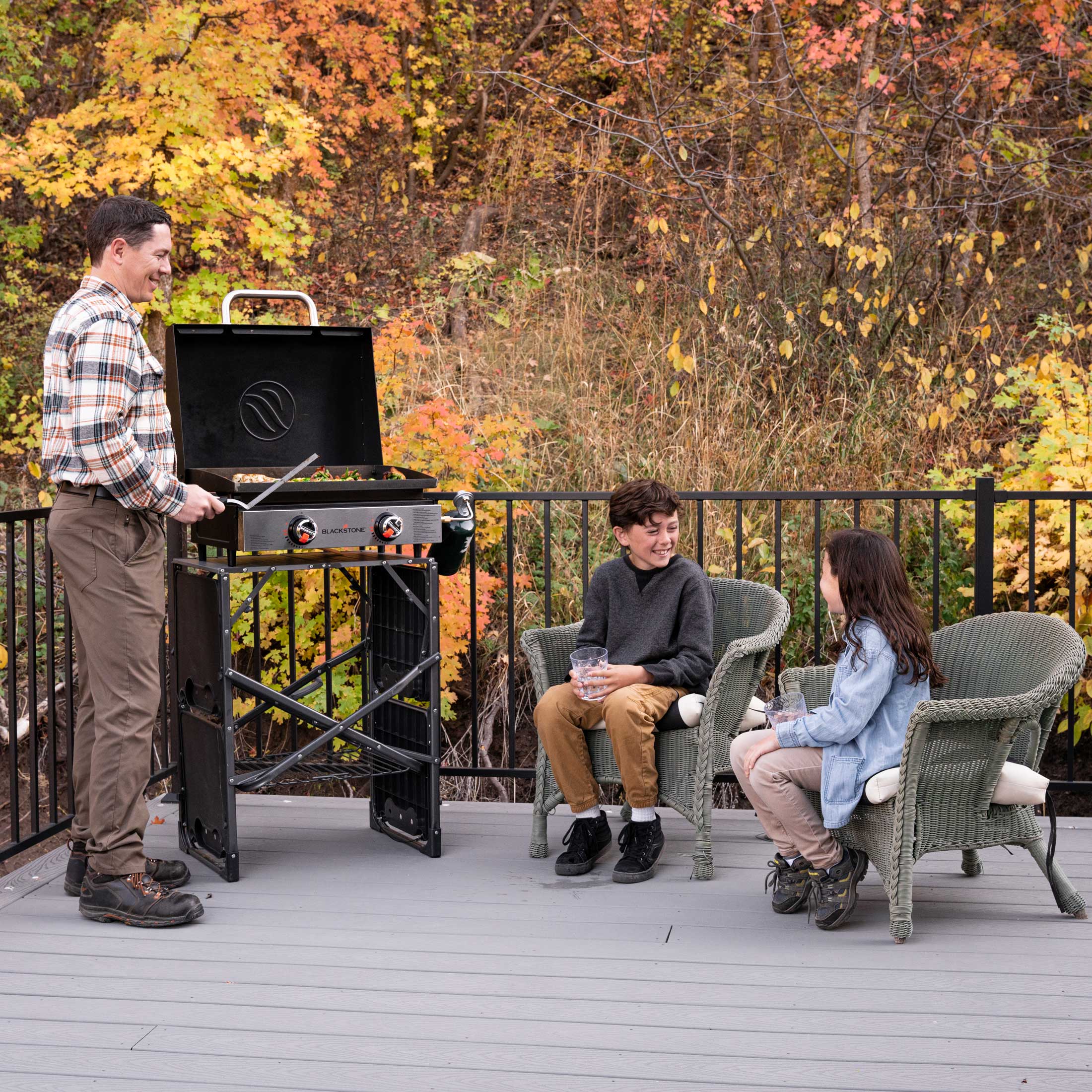 BLACKSTONE 22″ Griddle Tischgrill mit 2 Brennern inkl. Deckel von Blackstone