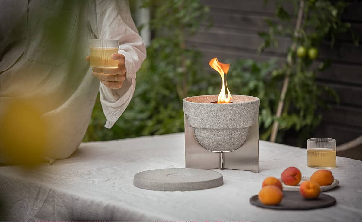 Schmelzfeuer Outdoor L Granicium mit Fuß aus Edelstahl | SLG von DENK Keramik