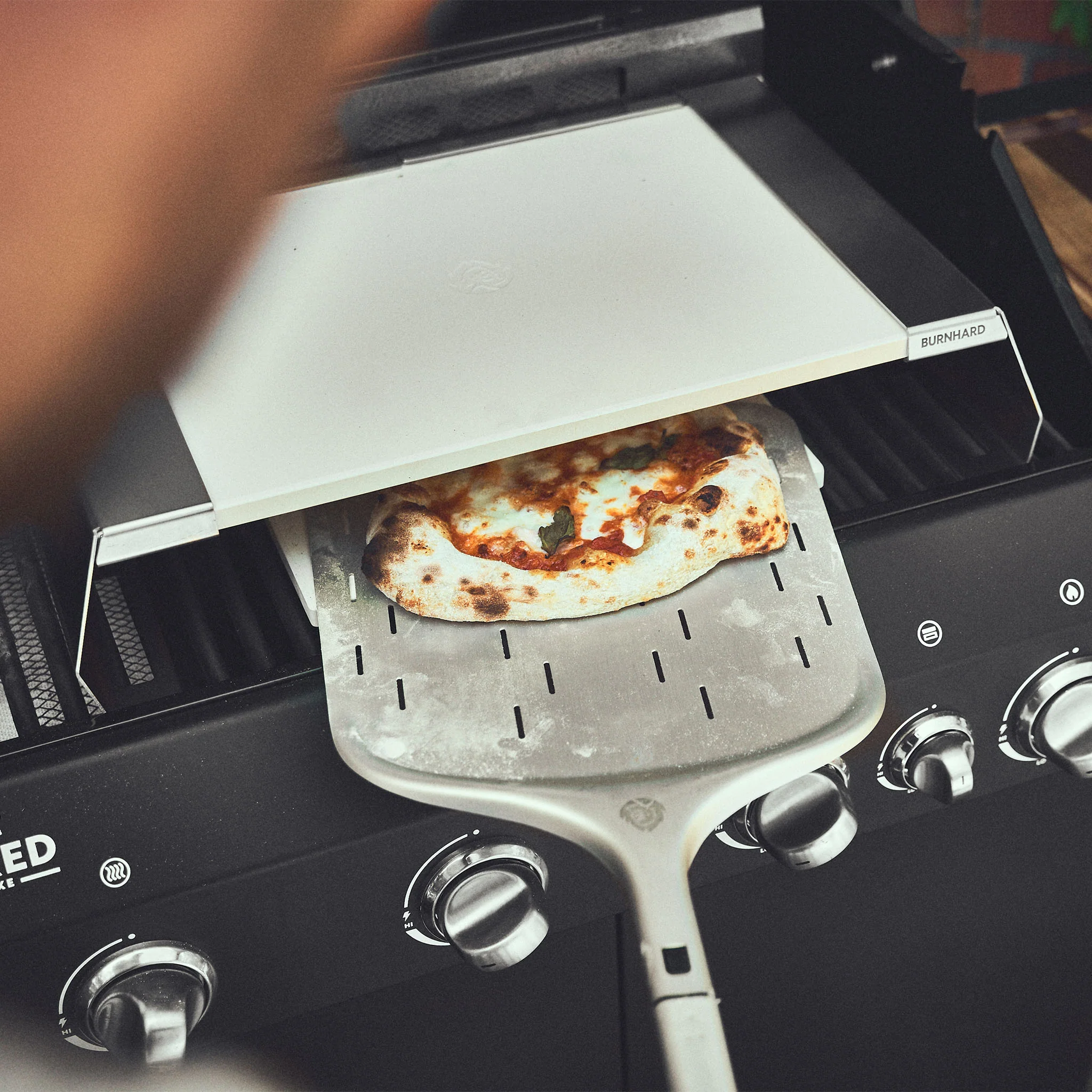 BURNHARD Pizzaaufsatz Starter-Set 2-tlg. mit Pizzaschieber 36 cm von BURNHARD