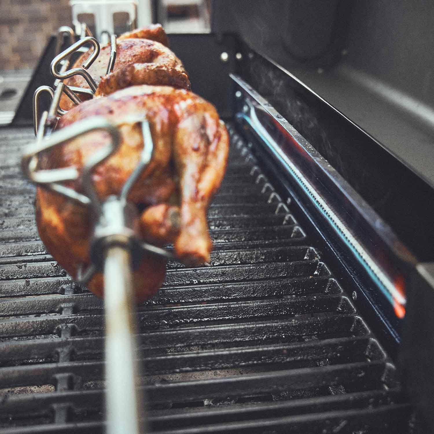 BURNHARD EARL Premium-Gasgrill 3-Brenner in der Farbe Schwarz mit Gusseisenrost von BURNHARD