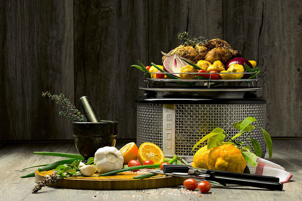Cobb Premier AIR DELUXE Grill inkl. Air Deckel & Griddle & Bratenrost & Tasche & Cobble Stone von Cobb