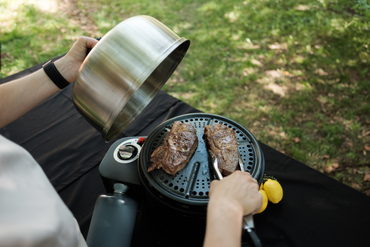 Cobb Gas Grill PRO BLACK inkl. Grillplatte + Tasche | Multifunktionsküche von Cobb