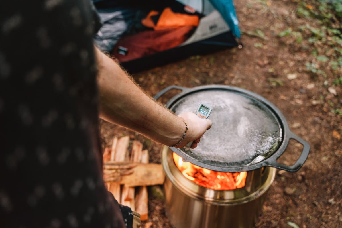 Solo Stove Bonfire Gusseisen-Plancha mit Aufsatz von Solo Stove