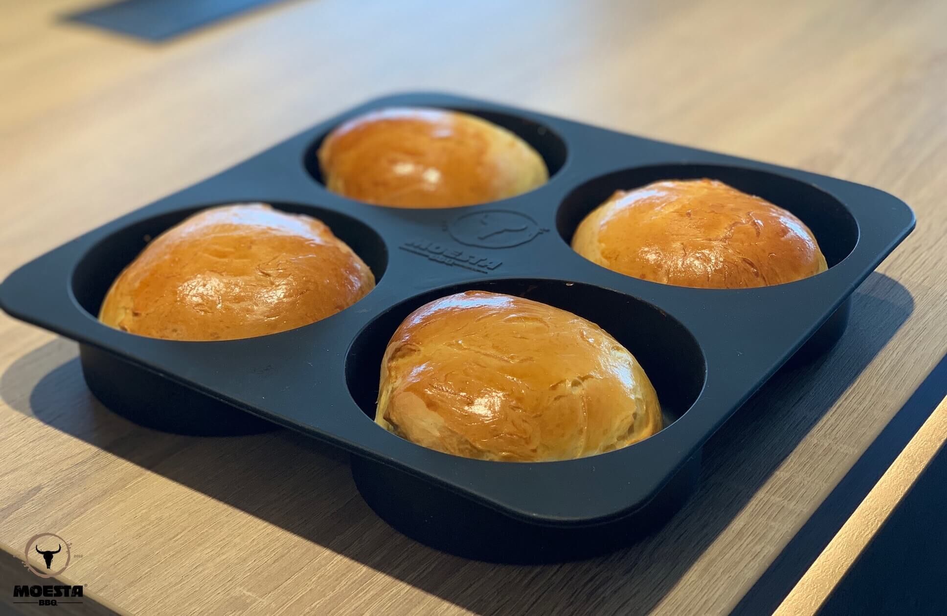 BunFormer - Die Silikonbackform für Burgerbrötchen ~ Moesta BBQ von Moesta BBQ